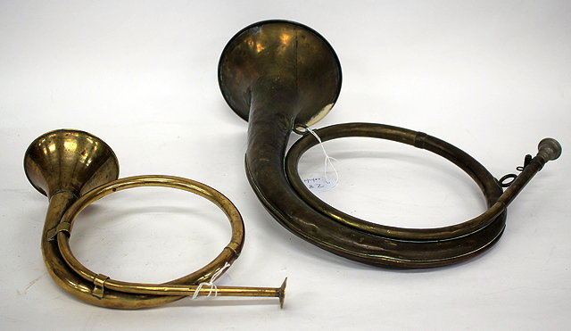 Appraisal: A TH CENTURY FRENCH BRASS HUNTING HORN cm wide a