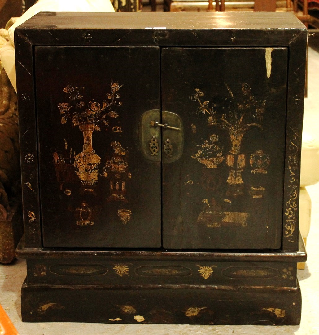 Appraisal: A near pair of Chinese black lacquer two door side