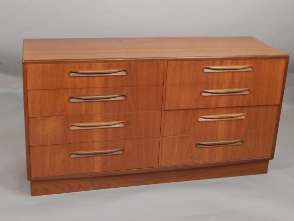 Appraisal: A G-plan Retro style teak chest of six drawers on