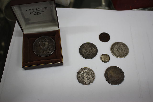 Appraisal: A QUANTITY OF PRE-DECIMAL SILVER AND OTHER COINAGE to include