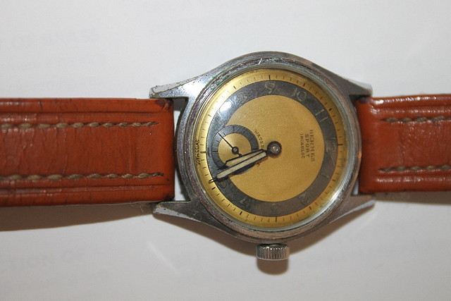 Appraisal: A HERMES SPORT STAINLESS STEEL GENTLEMAN'S WRIST WATCH