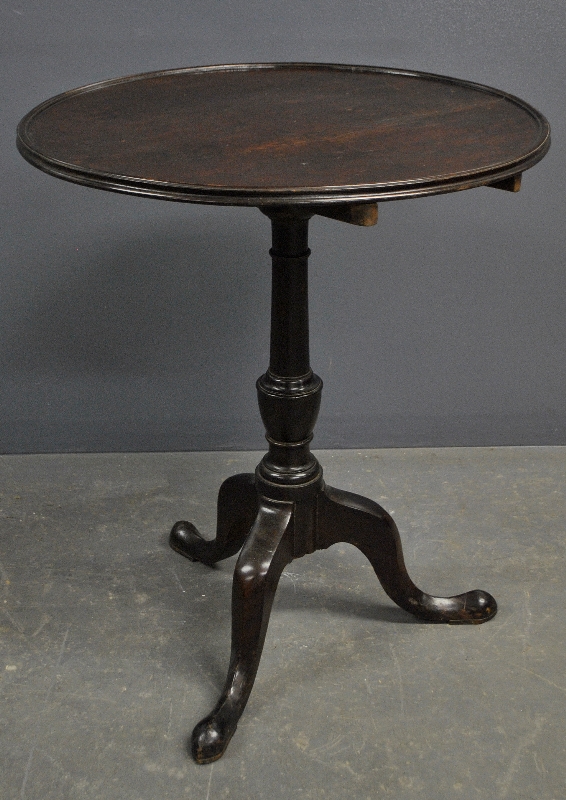 Appraisal: - Queen Anne mahogany candle stand c h x dia