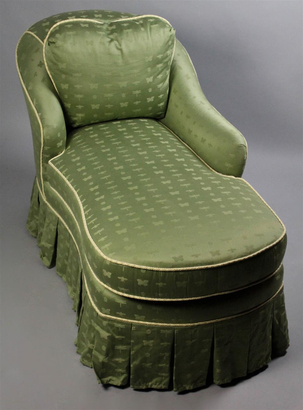 Appraisal: EDWARDIAN STYLE GREEN SILK UPHOLSTERED CHAISE LOUNGE having a continuous