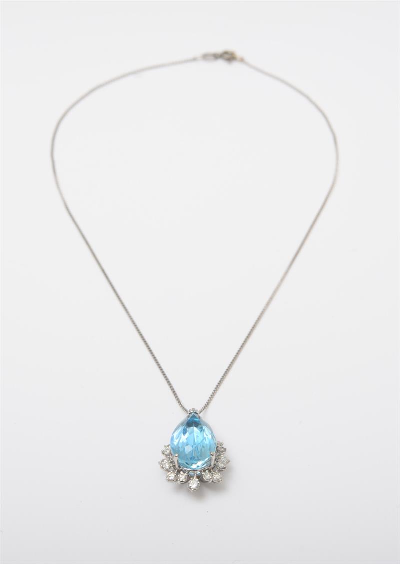 Appraisal: PLATINUM AQUAMARINE AND DIAMOND PENDANT NECKLACE The pendant centering a