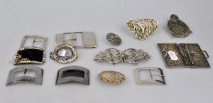 Appraisal: Mixed collection of various vintage buckles clips brooches etc of