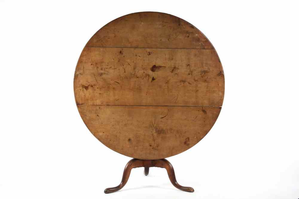 Appraisal: TILT TOP TABLE - th c Round Tilt Top Queen