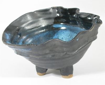 Appraisal: A stoneware pedestal bowl by Aki Moriuchi with pinched rim