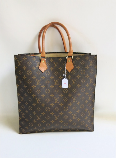 Appraisal: LOUIS VUITTON MONOGRAM CANVAS SAC PLAT TOTE BAG leather handled