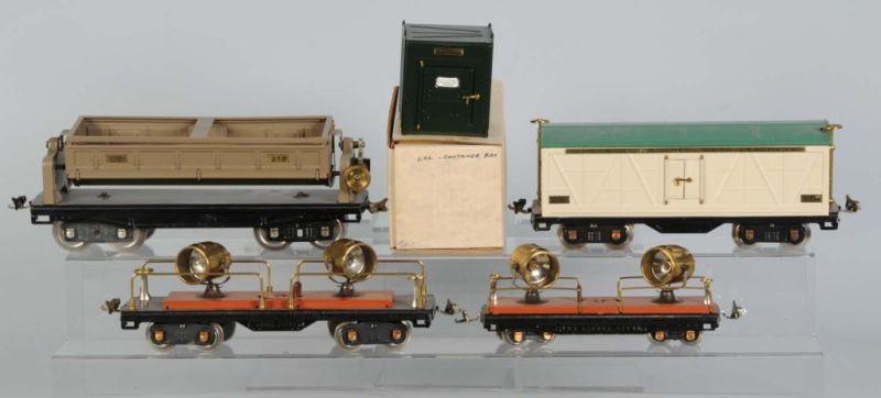 Appraisal: Lot of Lionel Freight Cars Container Set Description Pre-war Standard