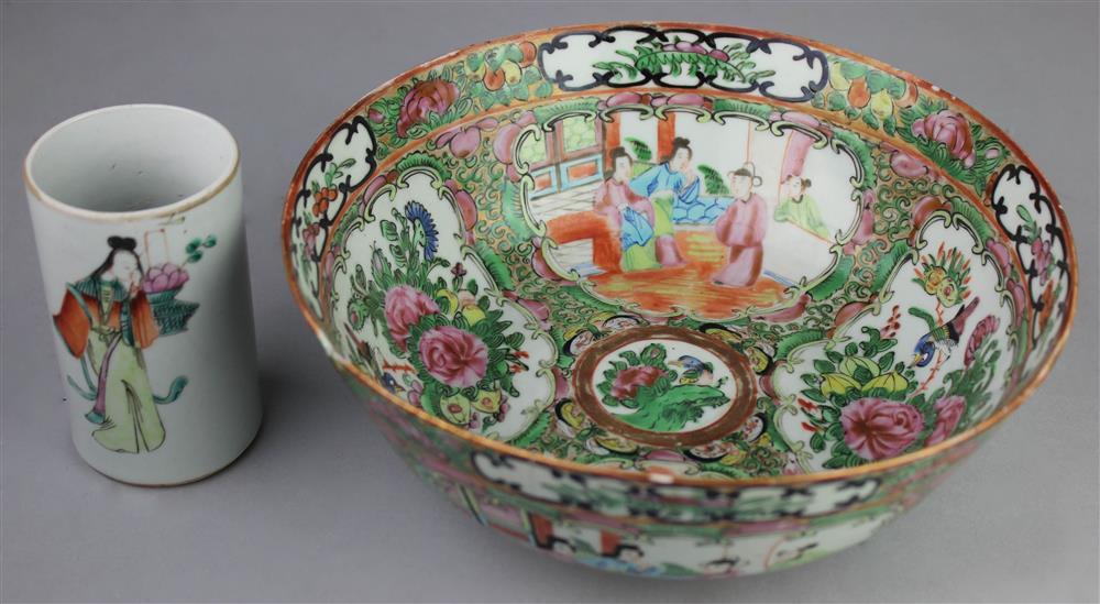 Appraisal: CHINESE EXPORT ROSE MEDALLION BOWL TH CENTURY the bowl typically