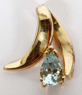 Appraisal: AQUAMARINE AND GOLD PENDANT H The slide features an aquamarine