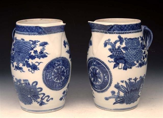 Appraisal: A PAIR OF TH CENTURY CHINESE BLUE AND WHITE PORCELAIN