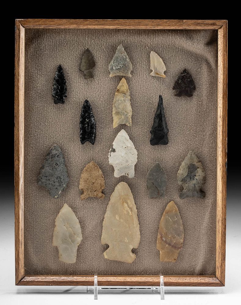 Appraisal: Lot of Native American Paleo Stone Projectile Points Native American