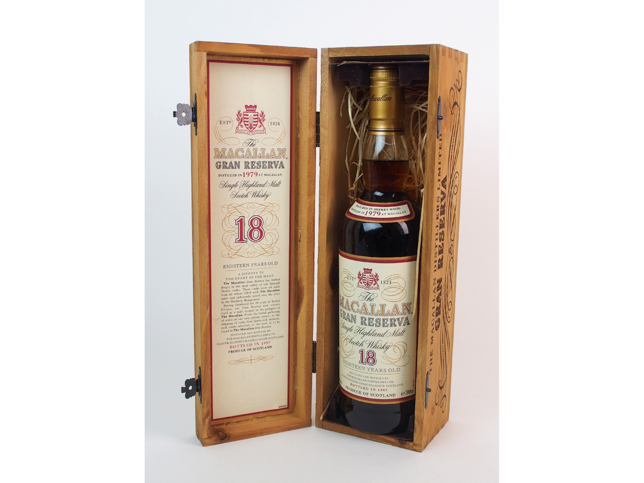 Appraisal: A bottle of year old Macallan Gran Reserva single Highland