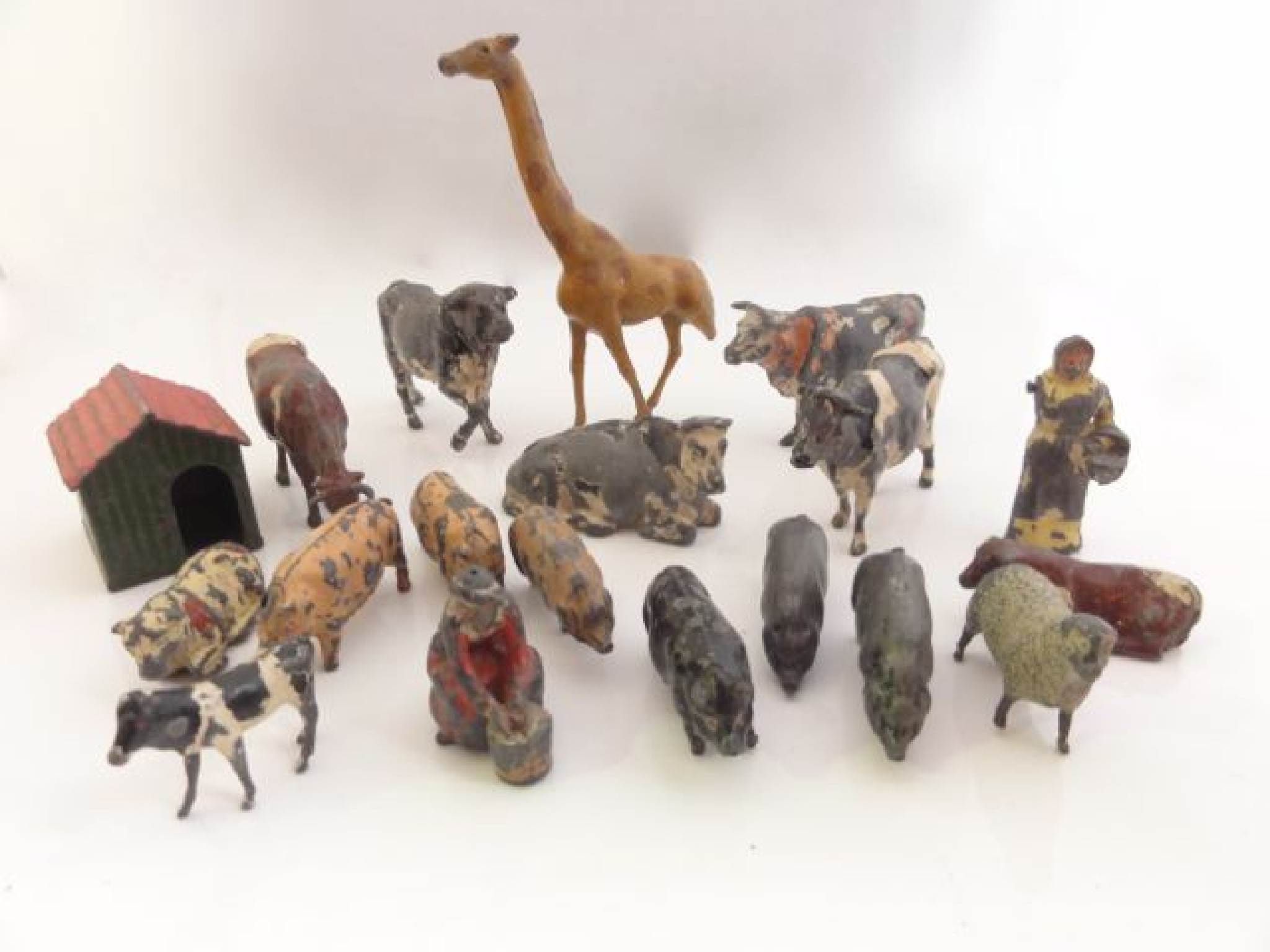 Appraisal: A quantity of vintage painted lead models of mostly farmyard