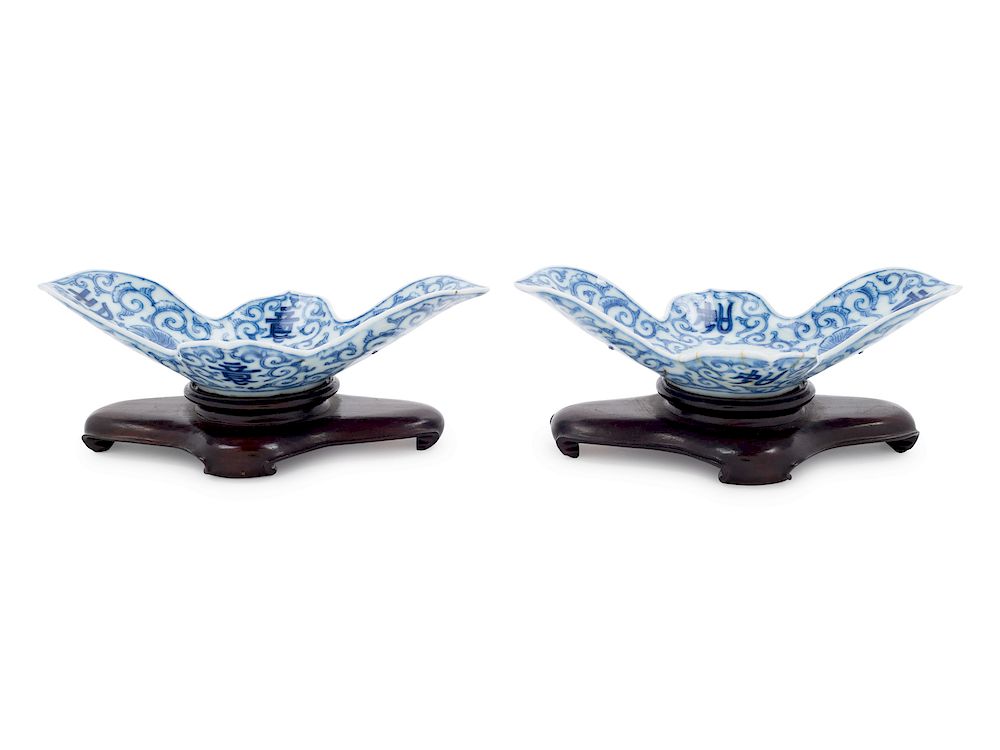 Appraisal: A Pair of Chinese Blue and White Porcelain Plates Each