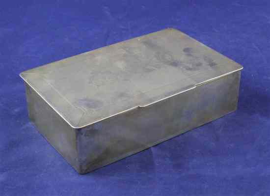 Appraisal: A 's silver rectangular cigarette box with engine turned border