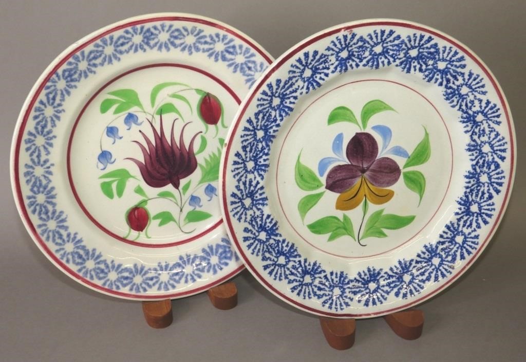 Appraisal: STICK SPATTER PLATES WITH BLUE NO-CENTER DAISY Bca two ironstone