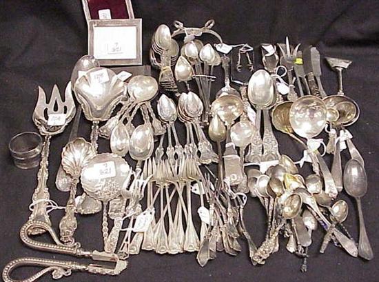 Appraisal: A variety of sterling flatware including boxed set of oyster