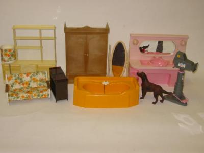 Appraisal: A quantity of Sindy items comprising bathroom units bedroom furniture