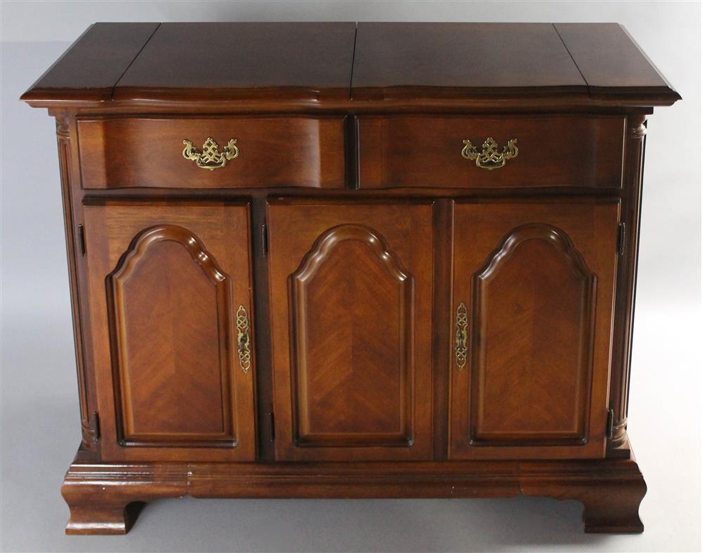 Appraisal: LEXINGTON COMPANY FEDERAL STYLE MAHOGANY SERVER WITH EXPANDING TOP block