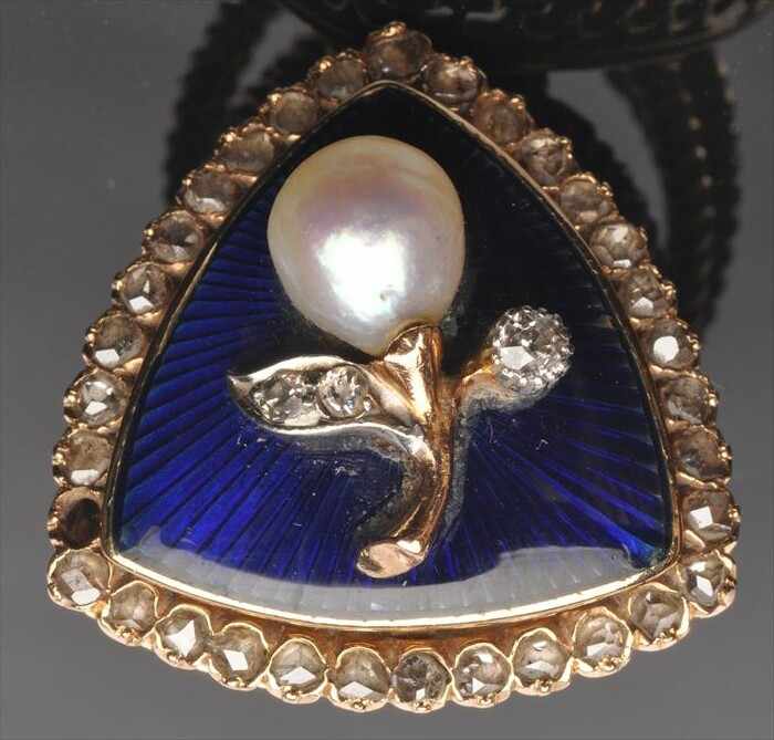 Appraisal: GOLD DIAMOND AND PEARL ENAMEL RING Stamped k stone missing