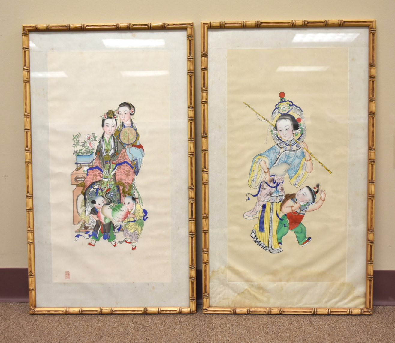 Appraisal: PAIR OF CHINESE PAINTINGS W FIGURES TH C two Chinese