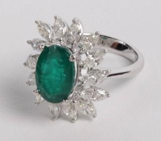 Appraisal: K DIAMOND AND EMERALD LADIES RING K WHITE GOLD DIAMOND