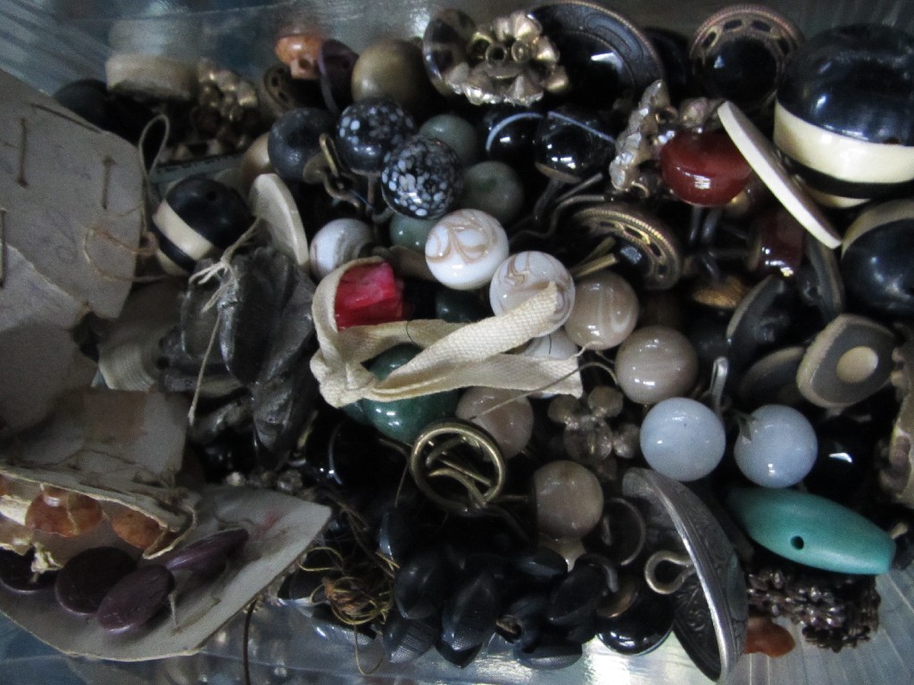 Appraisal: Box of costume beads buttons etc