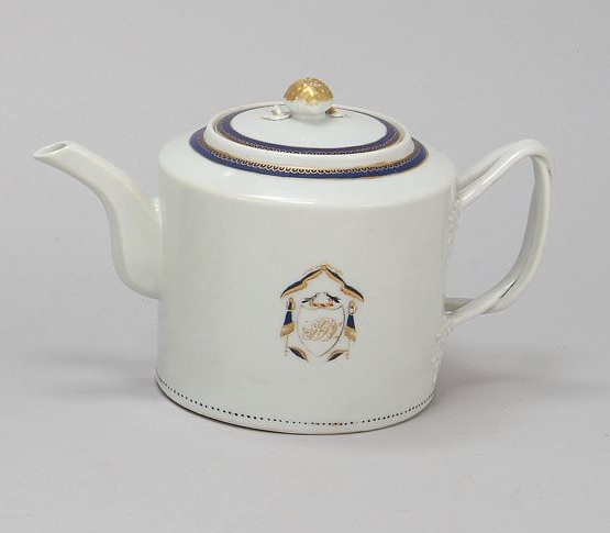 Appraisal: CHINESE EXPORT PORCELAIN DRUM-FORM TEAPOT Circa - With armorial crest