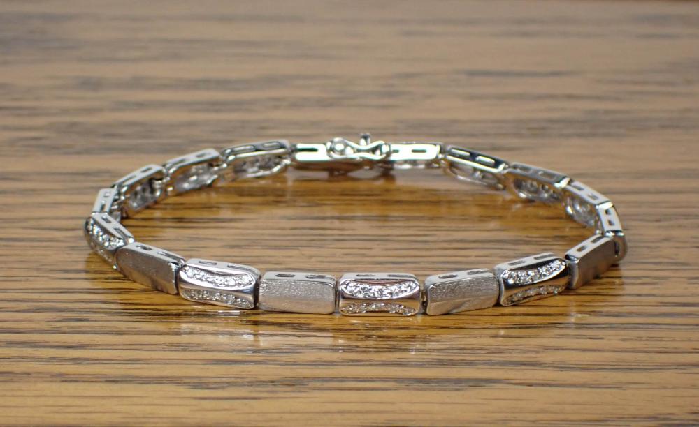 Appraisal: DIAMOND AND EIGHTEEN KARAT WHITE GOLD BRACELET The - bracelet