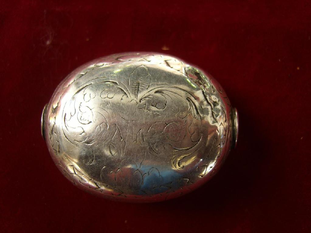 Appraisal: A small early English silver snuff box of oval form