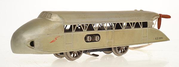 Appraisal: MARKLIN SZ VOLT ELECTRIC RAIL ZEPPELIN pale metallic gold with