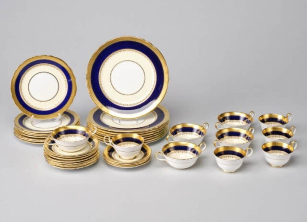 Appraisal: An Aynsley Porcelain part service in the Windsor pattern consisting