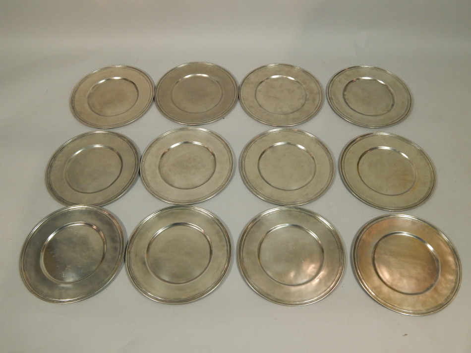 Appraisal: Twelve polished pewter plates with moulded rims thistle touchmark and