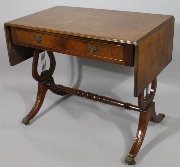 Appraisal: A mid thC walnut finish drop leaf sofa table the