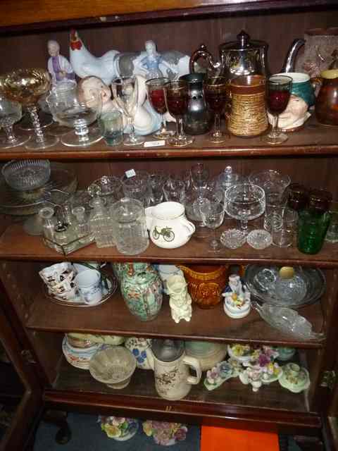 Appraisal: A LARGE MIXED QUANTITY OF CERAMICS AND GLASSWARE to include