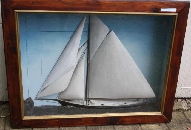 Appraisal: LATE TH CENTURY SHADOW BOX SHIP MODEL OF ASAILING YACHT