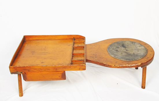 Appraisal: An L th E th C Cobbler's Bench pine with