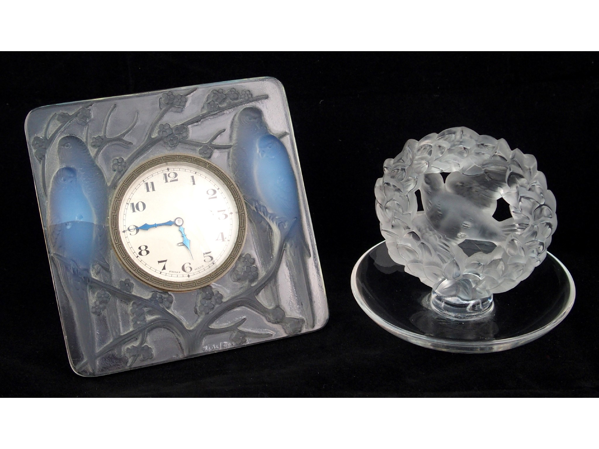 Appraisal: A Rene Lalique Inseperables moulded opalescent glass desk clock and