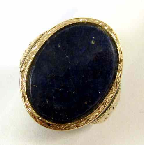 Appraisal: MAN'S LAPIS LAZULI AND YELLOW GOLD RING k gold set