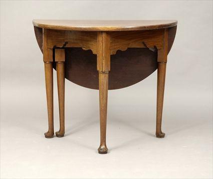 Appraisal: Queen Anne-Style Mahogany Drop-Leaf Table x x in in open