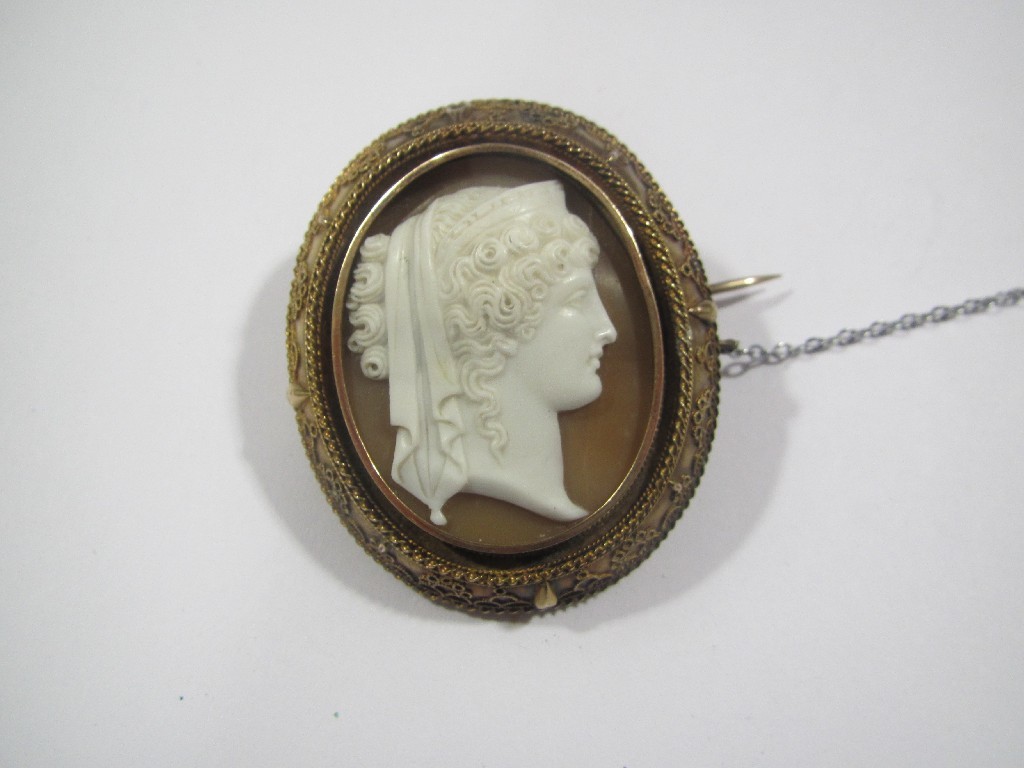 Appraisal: Victorian cameo brooch of a maiden in profile in unmarked