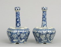 Appraisal: A Pair of th Century Chinese Export Tulipieres A pair