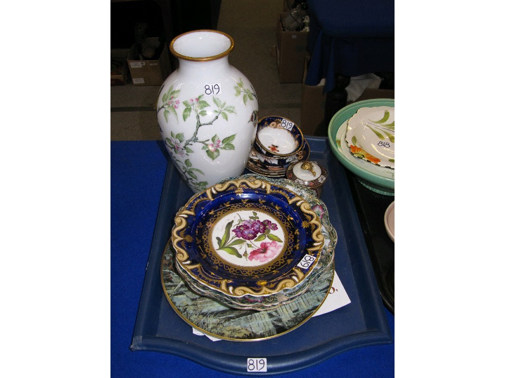 Appraisal: Tray lot of ceramics including Chinese cup and cover Davenport