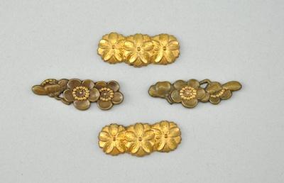 Appraisal: A Pair of Golden Blossoms and Pair of Sacura Blossoms