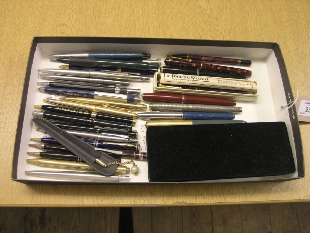 Appraisal: A Conway Stewart fountain pen marbled case boxed matching Conway