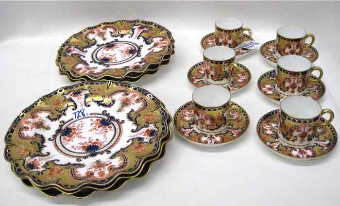 Appraisal: PIECE SET ROYAL CROWN DERBY FINE CHINA pattern comprised of