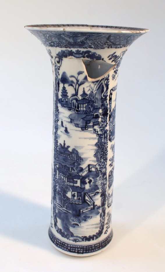 Appraisal: A late Qing period blue and white Chinese porcelain vase