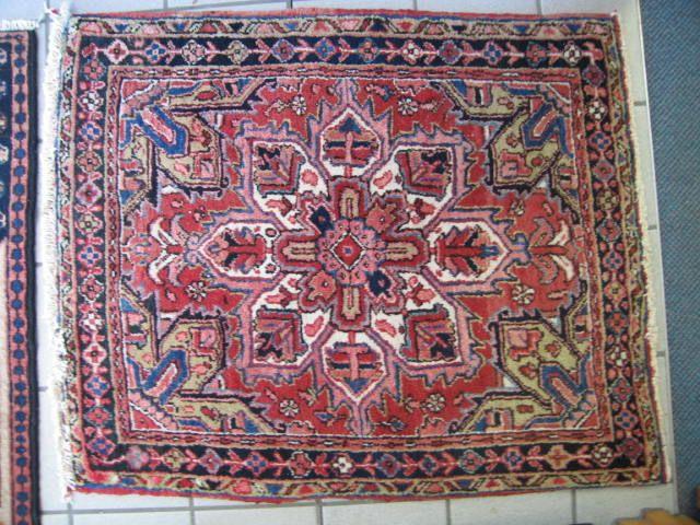 Appraisal: Heriz Persian Handmade Mat central medallion floral border ' x